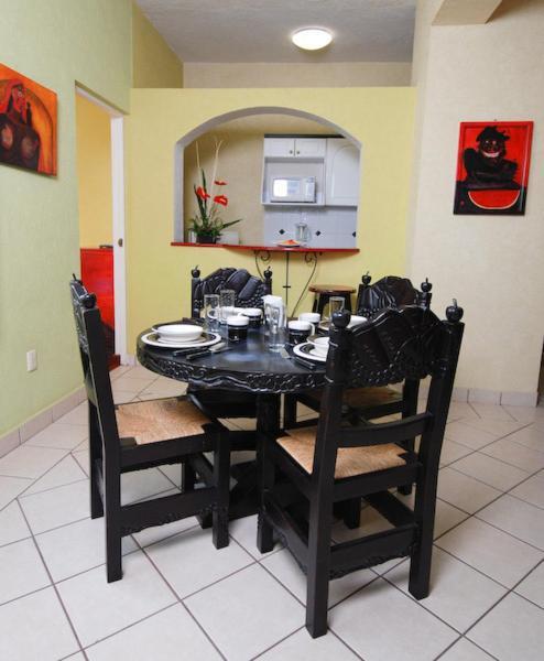 Hotel & Suites Galeria Morelia Quarto foto