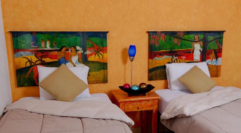Hotel & Suites Galeria Morelia Quarto foto